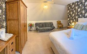 Springfields - Annex With Two Double Bedrooms In A Rural British Village